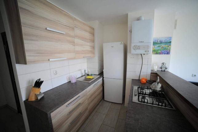 Rent daily an apartment in Rivne on the St. Malorivnenska 12 per 600 uah. 