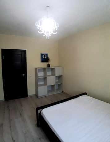Rent daily an apartment in Rivne on the St. Malorivnenska 12 per 600 uah. 