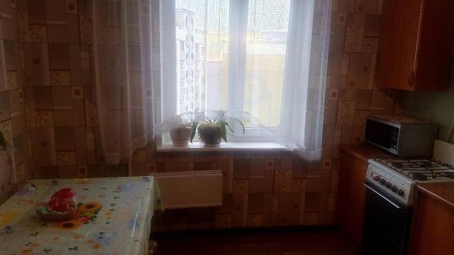 Rent daily an apartment in Rivne on the St. Malorivnenska per 350 uah. 