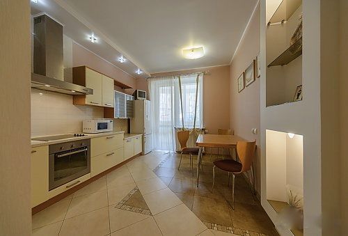 Rent daily an apartment in Kyiv on the Avenue Heroiv Stalinhrada 4 per 950 uah. 