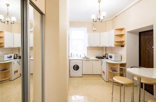 Rent daily an apartment in Kyiv on the St. Hmyri Borysa 12Б per 850 uah. 