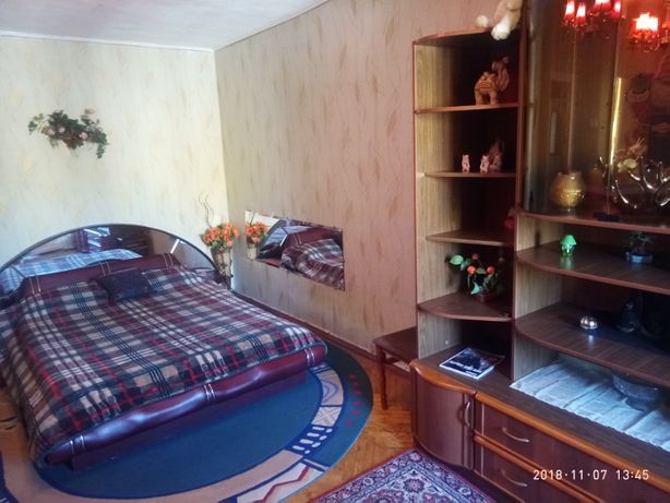 Снять посуточно квартиру в Киеве на ул. Карбышева генерала 12 за 599 грн. 
