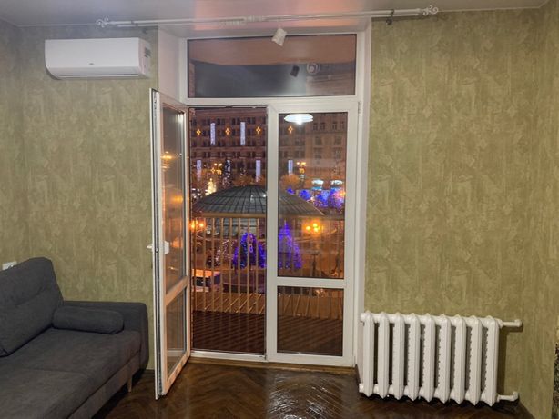 Rent daily a room in Kyiv on the St. Mykhailivska 2 per 200 uah. 