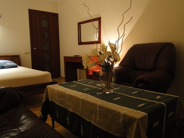 Rent daily an apartment in Kyiv on the St. Arkhypenka Oleksandra per 560 uah. 
