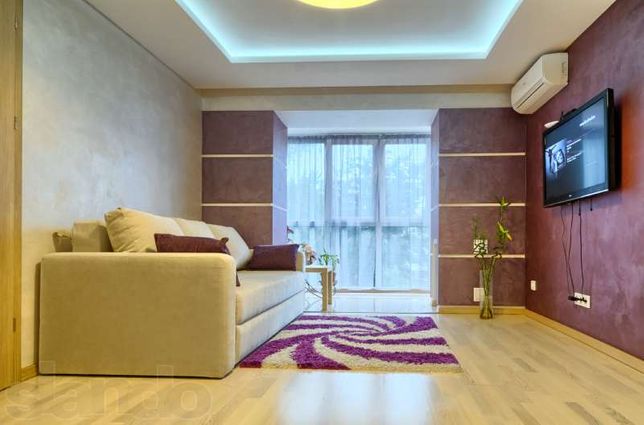 Rent daily an apartment in Kyiv on the St. Lesi Ukrainky 17 per 1300 uah. 