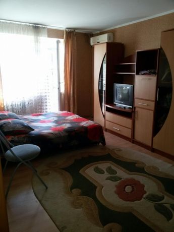 Rent daily an apartment in Dnipro on the St. Dobrovilna per 500 uah. 