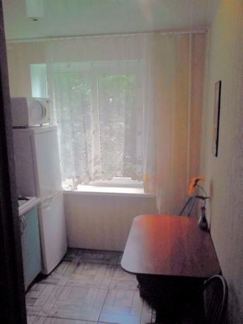 Rent daily an apartment in Dnipro on the St. Dobrovilna per 500 uah. 