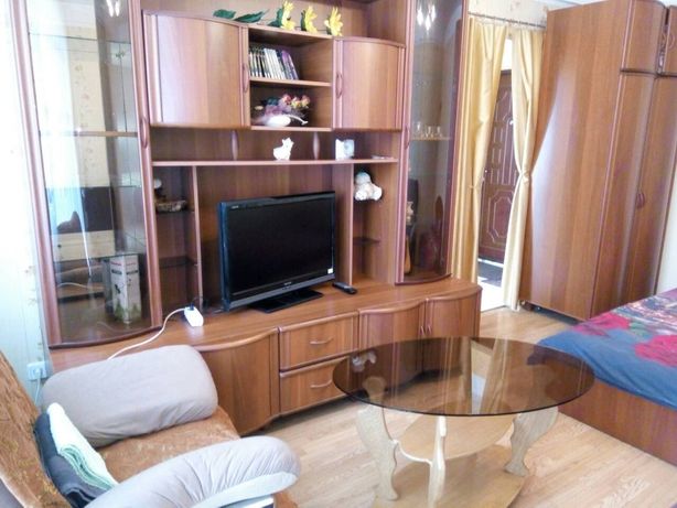 Rent daily an apartment in Kyiv on the St. Bankova 700 per 600 uah. 