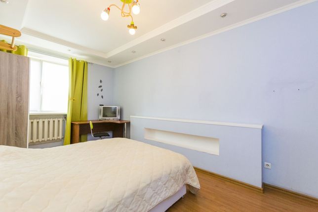 Rent daily an apartment in Kyiv on the St. Kadetskyi Hai per 1300 uah. 