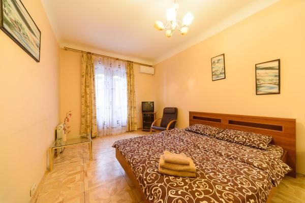 Rent daily an apartment in Kyiv on the St. Baseina per 700 uah. 