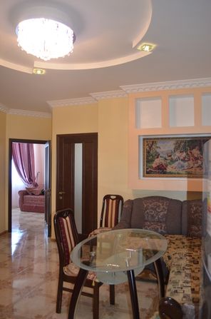 Rent daily an apartment in Odesa on the St. 1-a Prymiska 19а per 550 uah. 