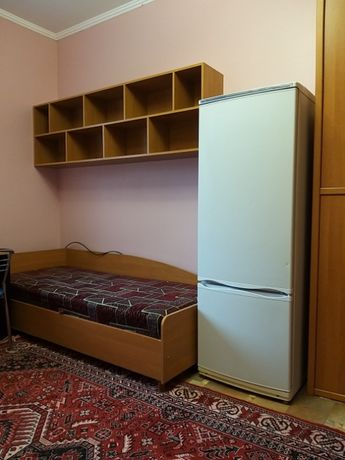 Rent a room in Kyiv on the St. Verkhovynna per 2000 uah. 