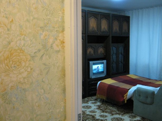 Зняти подобово квартиру в Києві біля ст.м. Дорогожичі за 700 грн. 