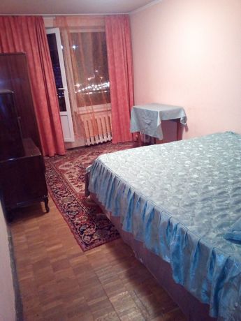Снять посуточно комнату в Киеве на Львовская площадь 12 за 150 грн. 