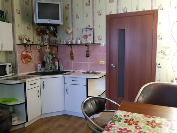 Rent daily an apartment in Kyiv on the St. Dobrobutna 97 per 850 uah. 
