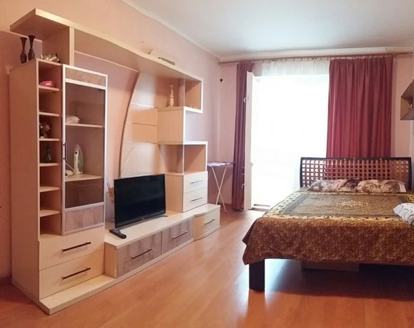 Rent daily an apartment in Odesa on the St. Zolotyi bereh 25 per 399 uah. 