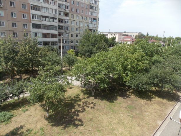 Rent an apartment in Zaporizhzhia on the St. Elektrychna 249 per 5000 uah. 