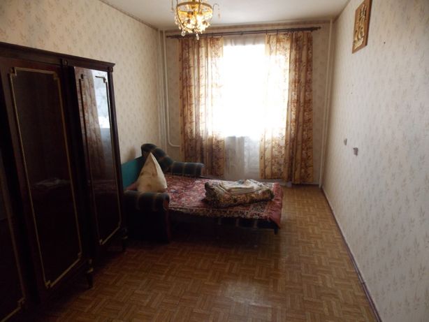 Rent an apartment in Zaporizhzhia on the St. Elektrychna 249 per 5000 uah. 