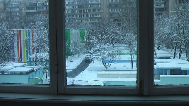 Rent an apartment in Kyiv near Metro Vyrlitsa per 12000 uah. 