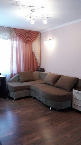 Rent an apartment in Dnipro on the Avenue Haharina per 9000 uah. 