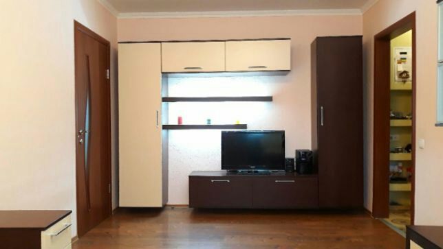 Rent an apartment in Dnipro on the Avenue Haharina per 9000 uah. 