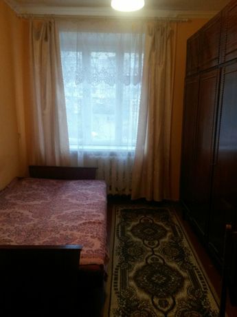 Rent an apartment in Chernivtsi on the St. Heroiv Maidanu per 3000 uah. 