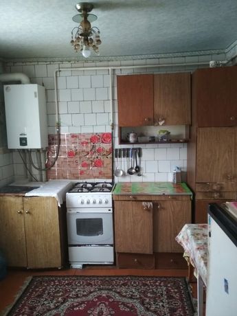 Rent a house in Sumy on the St. Topolianska per 2500 uah. 