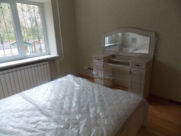 Rent an apartment in Kyiv on the lane Demiivskyi 5 per 13000 uah. 