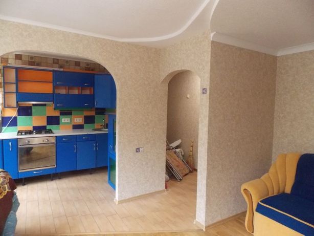 Rent an apartment in Kyiv on the lane Demiivskyi 5 per 13000 uah. 