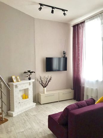 Rent an apartment in Kyiv on the St. Svitlytskoho 35 per 11000 uah. 
