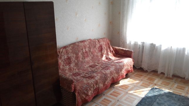 Rent an apartment in Mariupol on the Avenue Metalurhiv 5 per 2500 uah. 