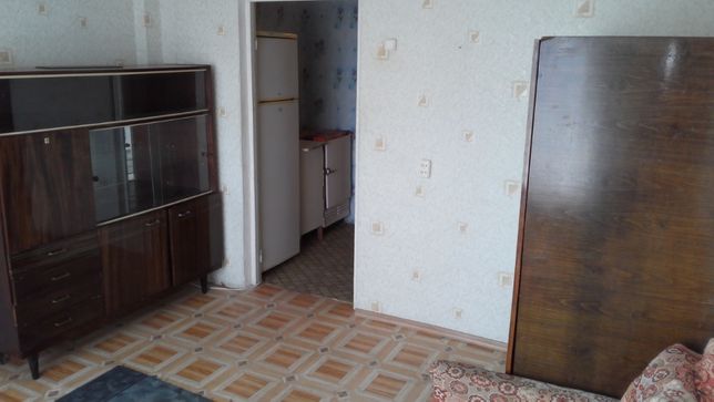 Rent an apartment in Mariupol on the Avenue Metalurhiv 5 per 2500 uah. 