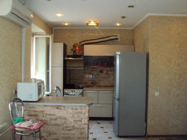 Rent an apartment in Kyiv on the Avenue Peremohy 9 per 13500 uah. 