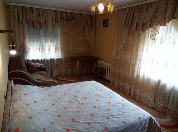 Rent daily an apartment in Chernivtsi on the St. Tykha 1- per 400 uah. 