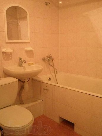 Rent daily an apartment in Chernivtsi on the St. Tykha 1- per 400 uah. 