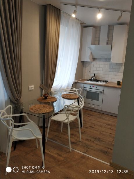 Rent daily an apartment in Kremenchuk on the St. Pershotravneva per 850 uah. 