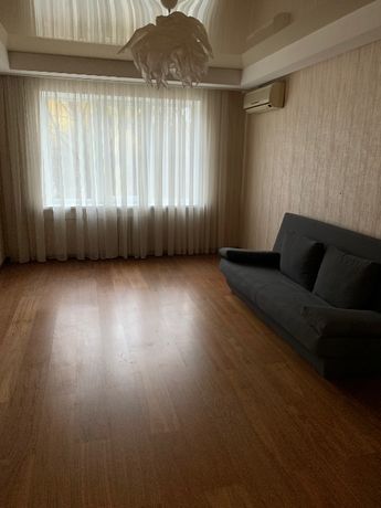 Rent an apartment in Dnipro on the St. Melytopolska per 12000 uah. 