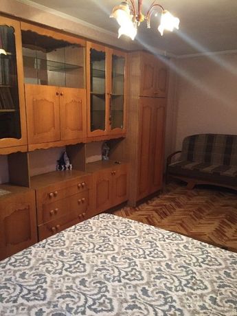 Rent daily an apartment in Kyiv on the Avenue Tychyny Pavla 11-А per 400 uah. 