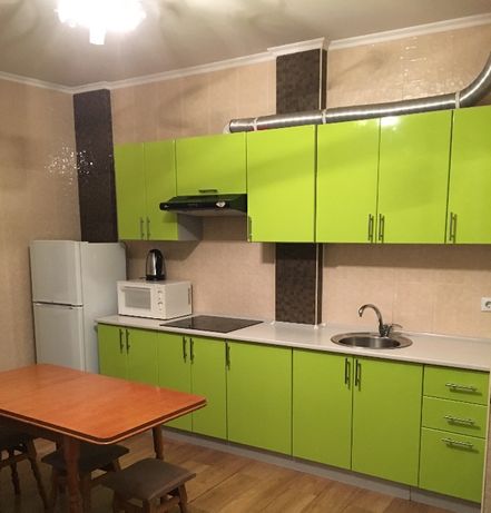 Rent an apartment in Kyiv on the St. Akhmatovoi Anny per 10000 uah. 