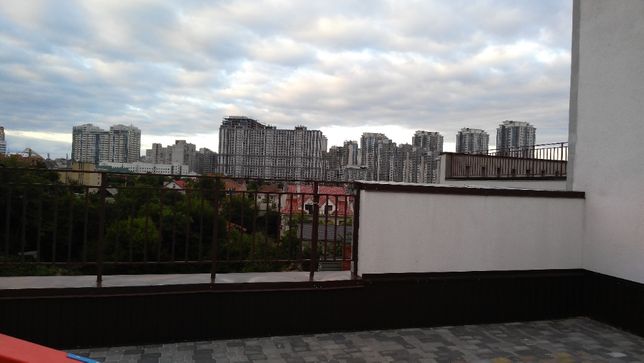 Rent an apartment in Kyiv on the St. Volodymyro-Lybidska 14 per 18000 uah. 