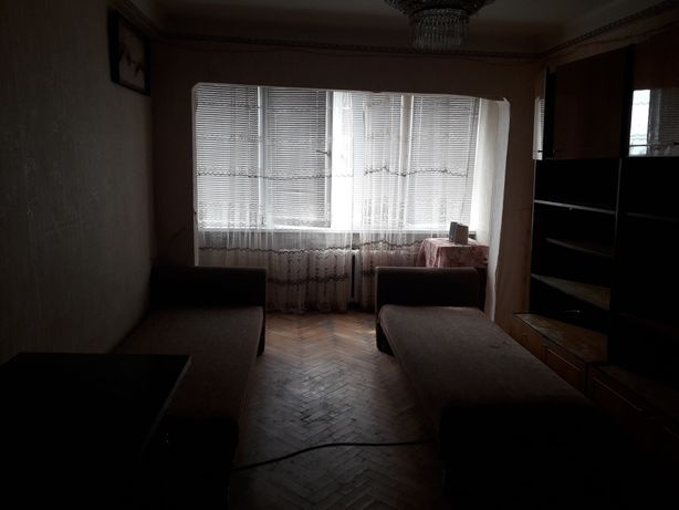 Rent a room in Kyiv on the St. Verkhovynna per 4000 uah. 