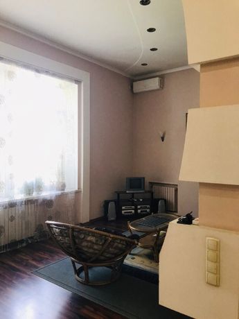 Rent an apartment in Poltava on the St. 1100-richchia Poltavy per 15900 uah. 