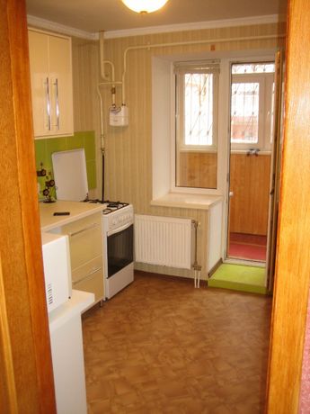 Rent an apartment in Sumy on the St. Internatsionalistiv 51 per 4000 uah. 