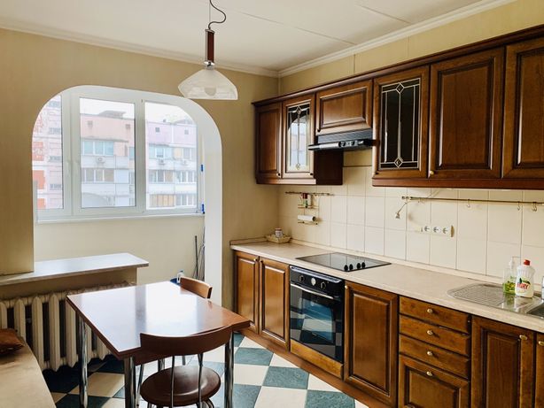 Rent an apartment in Kyiv on the Avenue Hryhorenka Petra 3 per 13000 uah. 