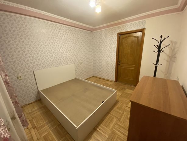 Rent an apartment in Kyiv near Metro Livoberezhna per 9200 uah. 