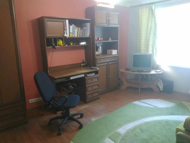 Rent an apartment in Mariupol on the Avenue Metalurhiv 12 per 3200 uah. 