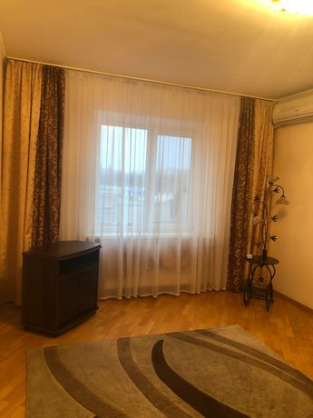 Rent an apartment in Kyiv on the St. Ernsta 12 per 13000 uah. 