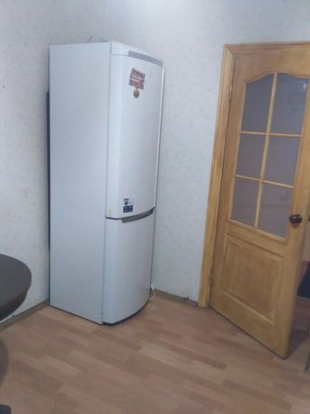 Rent an apartment in Kyiv on the St. Myloslavska 12 per 7000 uah. 