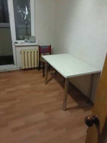 Снять квартиру в Киеве на ул. Милославская 12 за 7000 грн. 