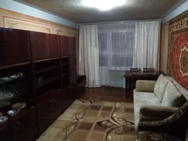 Снять квартиру в Ивано-Франковске на ул. Василия Симоненко 3000 за 3000 грн. 